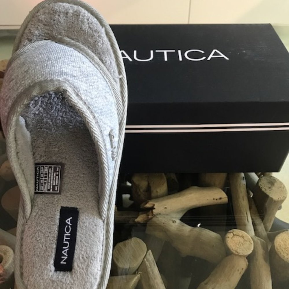 NAUTICA Haji Gray Plush Thong Slippers